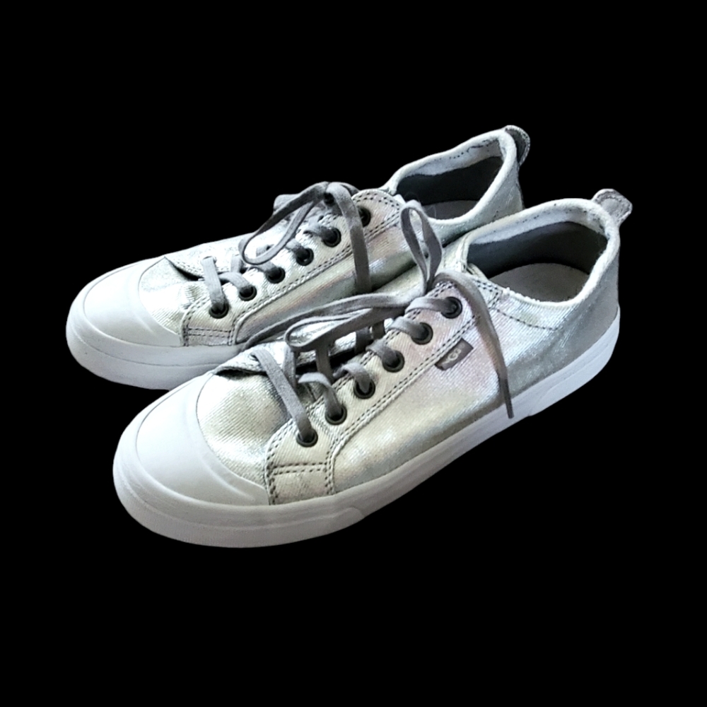 UGGS Metallic Silver ARIES Sneakers, size 8. Runs large. - Picture 2 of 6
